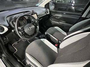 Toyota Aygo 1.0 X-Play 70cv. - Foto 18