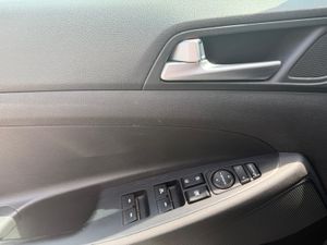 Hyundai Tucson 1.6 GDi BlueDrive Essence 4x2 - Foto 8