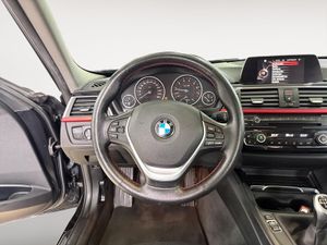 BMW Serie 3 320i Touring - Foto 25