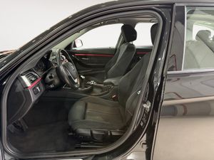 BMW Serie 3 320i Touring - Foto 19