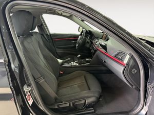 BMW Serie 3 320i Touring - Foto 24