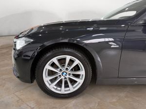 BMW Serie 3 320i Touring - Foto 23
