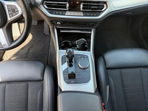 BMW Serie 3 320d xDrive Automática Touring - Foto 26