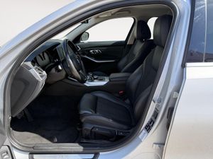 BMW Serie 3 320d xDrive Automática Touring - Foto 24