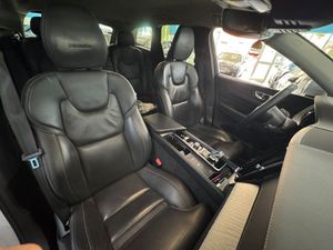 Volvo XC60 Mild Hybrid B5 Diesel 235cv - Foto 12