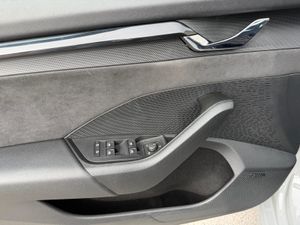 Skoda Octavia Combi 2.0 TDI 147kW (200CV) DSG RS - Foto 8