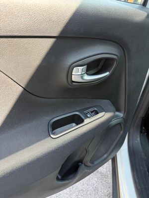 Jeep Renegade 1.0G 88kW Sport 4x2 - Foto 9