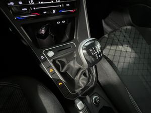 Volkswagen Taigo R-Line 1.0 TSI 81kW (110CV) DSG - Foto 28