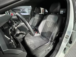 Volkswagen Taigo R-Line 1.0 TSI 81kW (110CV) DSG - Foto 12