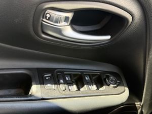 Jeep Renegade Limited 1.3G 135kW (180CV) 4x4 - Foto 17