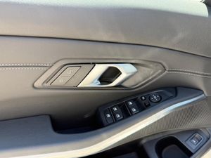 BMW Serie 3 320d Auto. - Foto 7