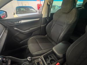 Skoda Karoq Ambition 1.0 TSI 85 kW - Foto 12