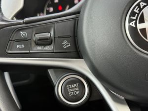 Alfa Romeo Stelvio 2.0 Gasolina 206kW (280CV) Launch Ed. Q4 - Foto 18