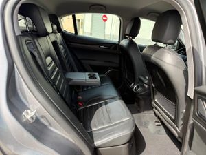 Alfa Romeo Stelvio 2.0 Gasolina 206kW (280CV) Launch Ed. Q4 - Foto 8