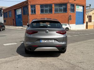 Alfa Romeo Stelvio 2.0 Gasolina 206kW (280CV) Launch Ed. Q4 - Foto 4