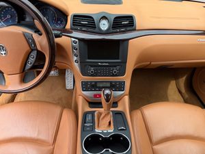 Maserati GranTurismo 4.7 V8 Sport Automático - Foto 32
