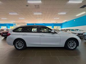 BMW Serie 3 318d Touring Aut. - Foto 5