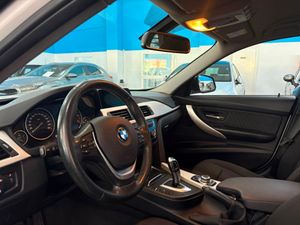 BMW Serie 3 318d Touring Aut. - Foto 8