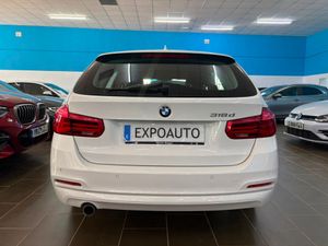 BMW Serie 3 318d Touring Aut. - Foto 6
