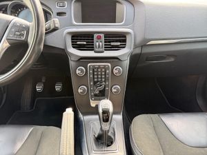 Volvo V40 2.0 T2 Momentum - Foto 25