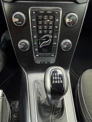 Volvo V40 2.0 T2 Momentum - Foto 9