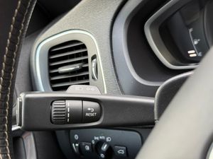 Volvo V40 2.0 T2 Momentum - Foto 14