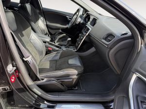 Volvo V40 2.0 T2 Momentum - Foto 29