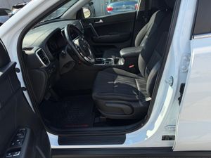 Kia Sportage 1.6 MHEV Business DCT 100kW (136CV) 4X2 - Foto 8