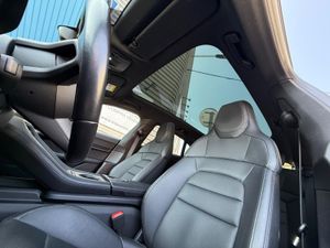 Porsche Taycan - - Foto 19