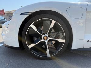 Porsche Taycan - - Foto 10