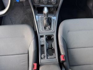 Volkswagen Golf Advance 1.4 TSI 92kW (125CV) DSG - Foto 24