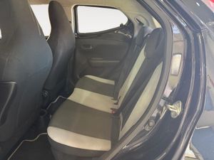 Toyota Aygo 1.0 70 x-play - Foto 25