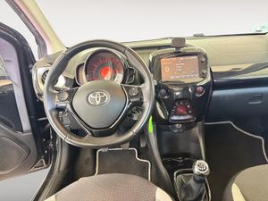 Toyota Aygo 1.0 70 x-play - Foto 22