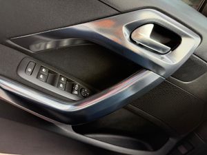 Peugeot 2008 Allure 1.6 BlueHDi 88KW (120CV) S&S - Foto 17