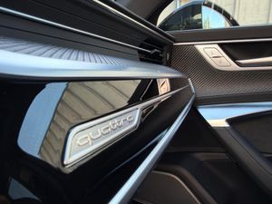 Audi A6 RS 6 Avant TFSI quattro - Foto 24