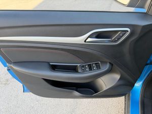 MG ZS 1.0T Luxury Auto - Foto 8