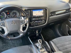 Mitsubishi Outlander 2.0 PHEV Kaiteki Auto 4WD  - Foto 21