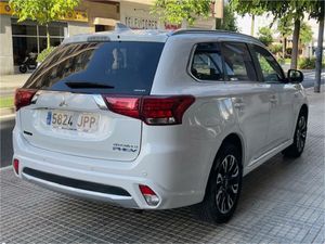 Mitsubishi Outlander 2.0 PHEV Kaiteki Auto 4WD  - Foto 9