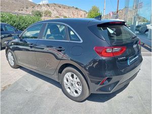 Kia Ceed 1.6 MHEV iMT 100kW (136CV) Drive  - Foto 11