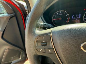 Hyundai i20 1.2 MPI 62kW (85CV) Essence  - Foto 17