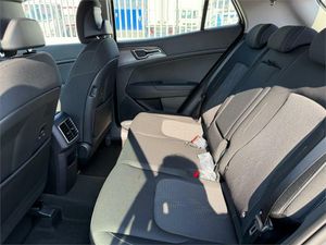 Kia Sportage 1.6 T-GDi MHEV 118kW (160CV) Drive 17
