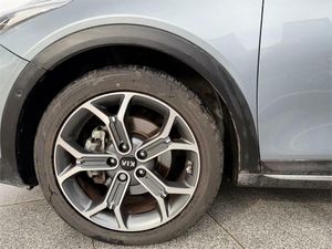 Kia XCeed 1.6 MHEV Emotion 100kW (136CV) DCT  - Foto 13