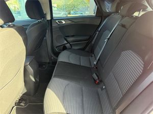 Kia Ceed 1.6 MHEV iMT 100kW (136CV) Drive  - Foto 27