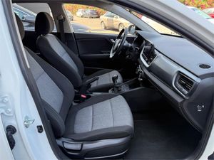 Kia Stonic 1.0 T-GDi 74kW (100CV) MHEV MT Concept  - Foto 23