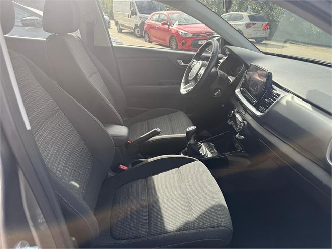 Kia Stonic 1.0 T-GDi 74kW (100CV) MHEV MT Drive  - Foto 17