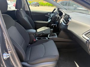 Kia XCeed 1.0 T-GDi Drive 85kW (115CV)  - Foto 29