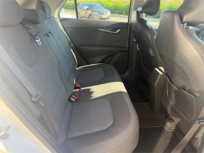 Kia Niro 1.6 GDi HEV 104kW (141CV) Concept  - Foto 18