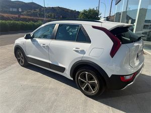 Kia Niro 1.6 GDi HEV 104kW (141CV) Concept  - Foto 11