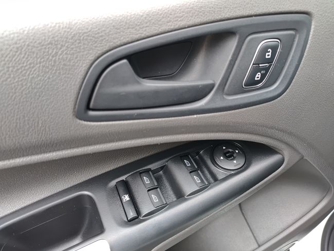 Ford Tourneo Connect 1.5 TDCi 74kW (100CV) Trend  - Foto 23