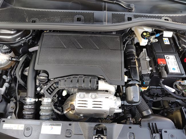 Peugeot 2008 Allure Pack Puretech 100 S&S 6 Vel. MAN  - Foto 24